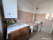 Apartament 2 camere, etaj 1, Simeria-zona Centrala 