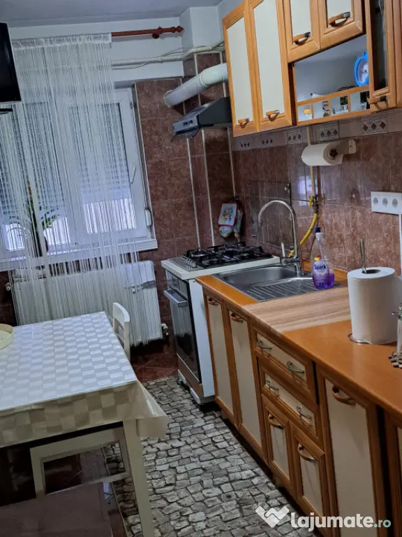 Apartament 3 camere, suprafata totala 81mp, zona Strada Gari