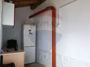 Casă / Vilă cu 3 camere de vânzare în zona Sud 