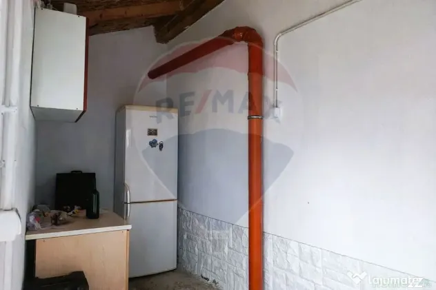 Casă / Vilă cu 3 camere de vânzare în zona Sud