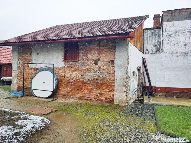 Casă / Vilă cu 3 camere de vânzare în zona Sud