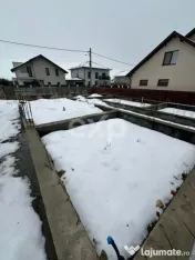 Teren 445 cu fundatie de casa mare + o Casuta locuibila mode 