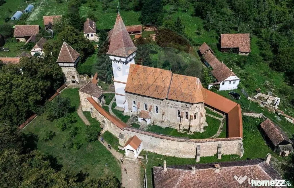 DE VANZARE Teren intr-un colț de Transilvanie autentică