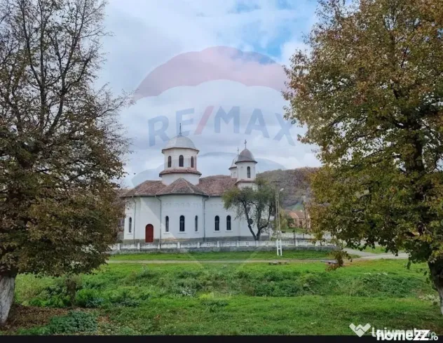DE VANZARE Teren intr-un colț de Transilvanie autentică