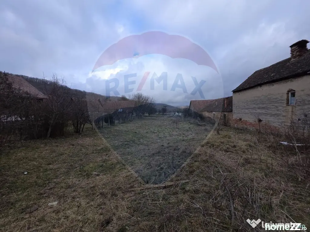 DE VANZARE Teren intr-un colț de Transilvanie autentică