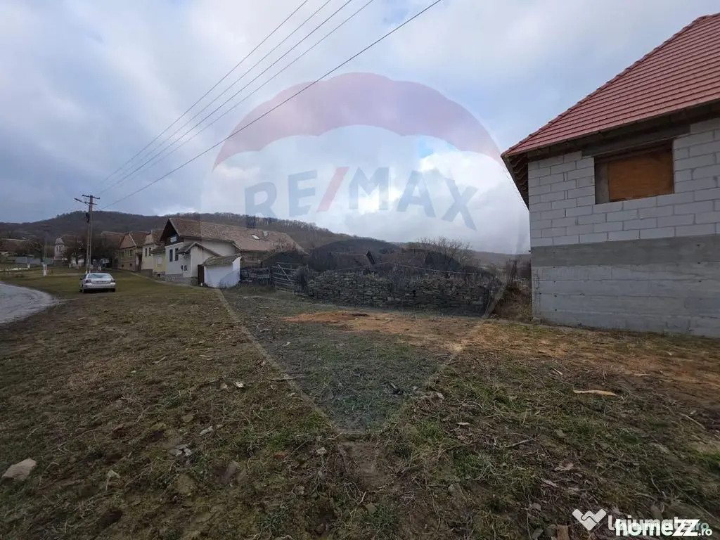 DE VANZARE Teren intr-un colț de Transilvanie autentică