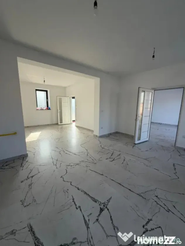 Spatiu comercial, 90 mp , chirie , Radauti