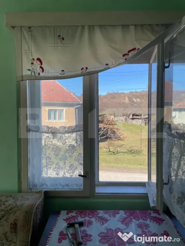 Se vinde casa renovabila la 10 minute de Huedin, in satul Bi