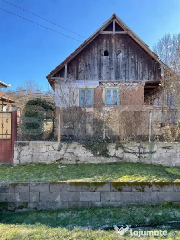 Se vinde casa renovabila la 10 minute de Huedin, in satul Bi