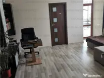 Apartament 3 camere, decomandat - zona Tractorul