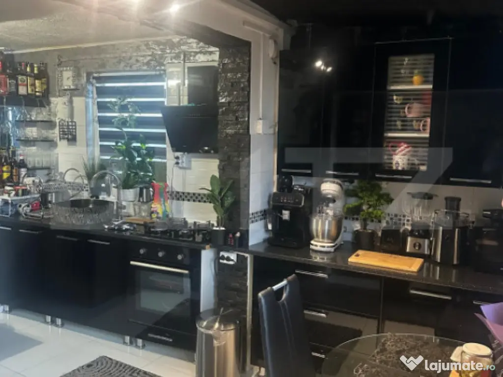 Casă 5 camere | Zonă semicentrală | Curte proprie | 100 m