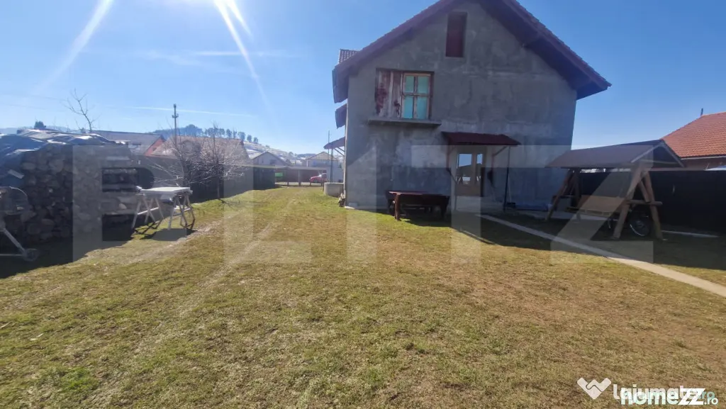 Casa 5 camere Tarlungeni (nu Izvor) teren 800 m, cartier no - Tarlungeni (Brasov)
