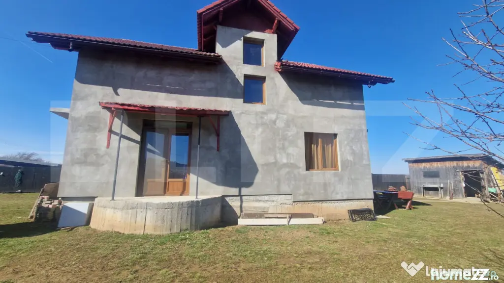 Casa 5 camere Tarlungeni (nu Izvor) teren 800 m, cartier no - Tarlungeni (Brasov)