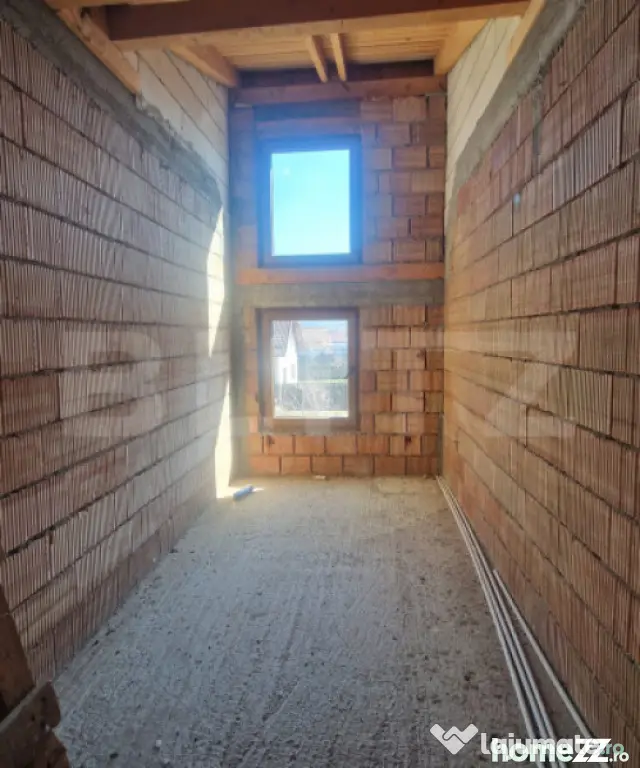 Casa 5 camere Tarlungeni (nu Izvor) teren 800 m, cartier no - Tarlungeni (Brasov)