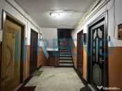 Apartament cu 3 camere de vânzare, în Buhuși 