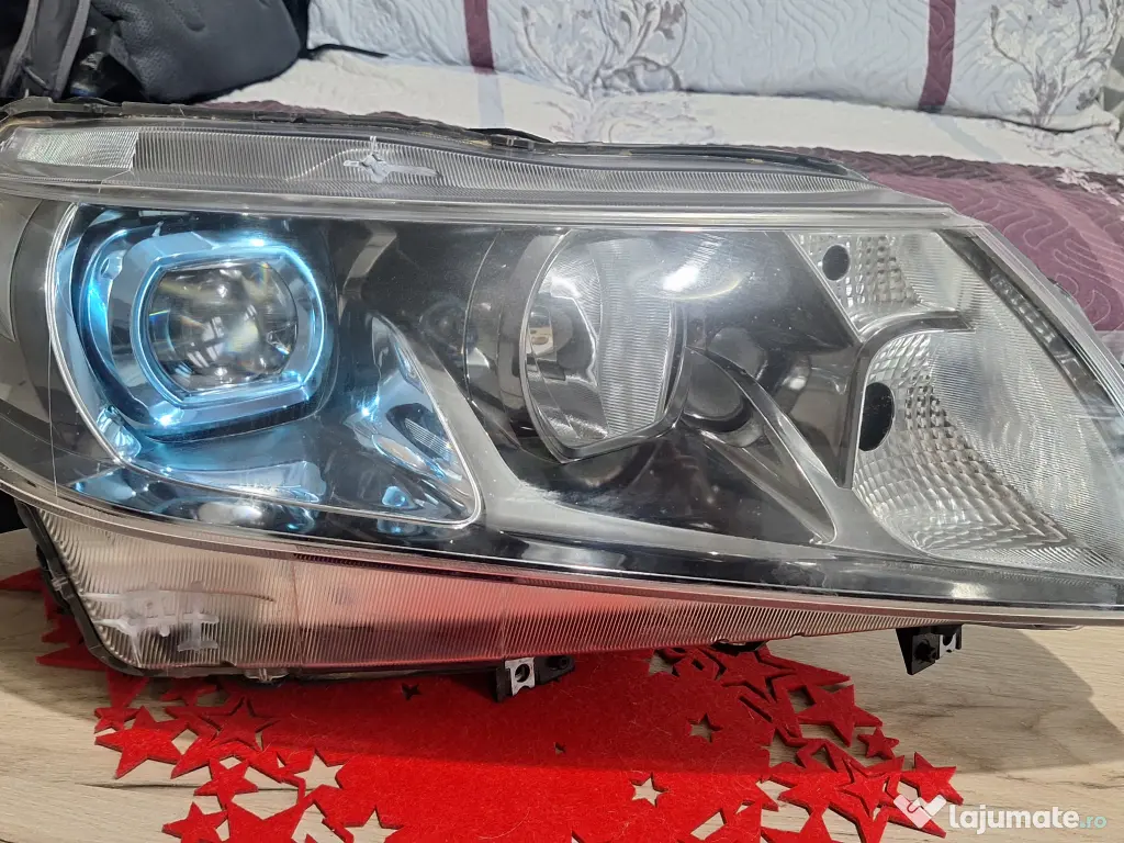 Far dreapta Suzuki Vitara LY