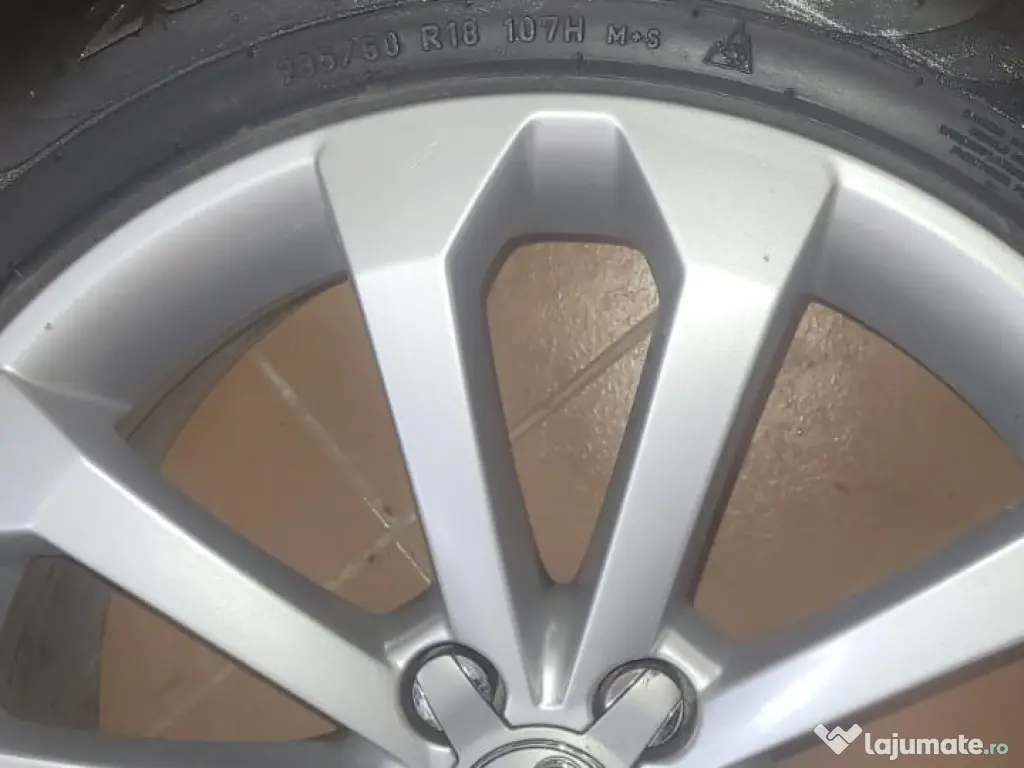 Anvelope & Jante 235/60/R 18 All Season (Pirelli)