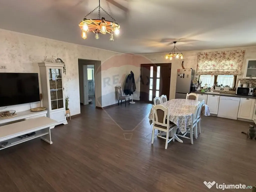 Casă / Vilă Coțofănești Bacău