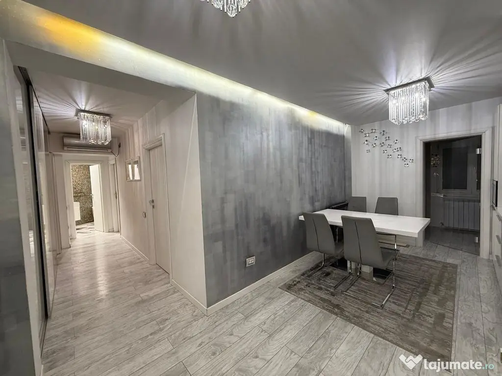 Apartament 3 camere decomandat zona centrală