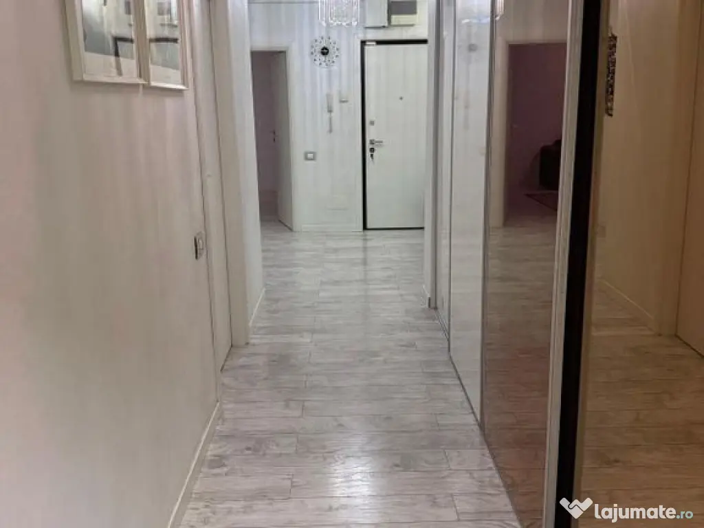 Apartament 3 camere decomandat zona centrală