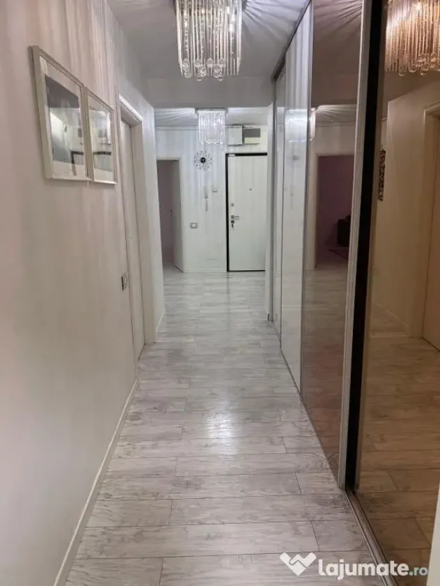 Apartament 3 camere decomandat zona centrală