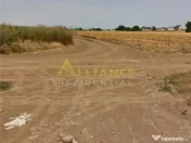 Teren 330 mp,la 250-300 m de alte case.Zona in dezvoltare. 