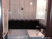 Apartament, 2 camere, decomandat, etajul 1/10, zona 8 Martie 