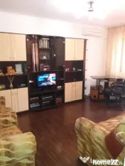 Apartament, 2 camere, decomandat, etajul 1/10, zona 8 Martie 