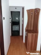 Apartament, 2 camere, decomandat, etajul 1/10, zona 8 Martie 