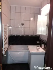 Apartament, 2 camere, decomandat, etajul 1/10, zona 8 Martie 
