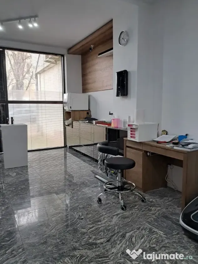 Spatiu comercial,2 băi,zona Frumoasa,vis-s-vis de Mănăstirea Frumoasa