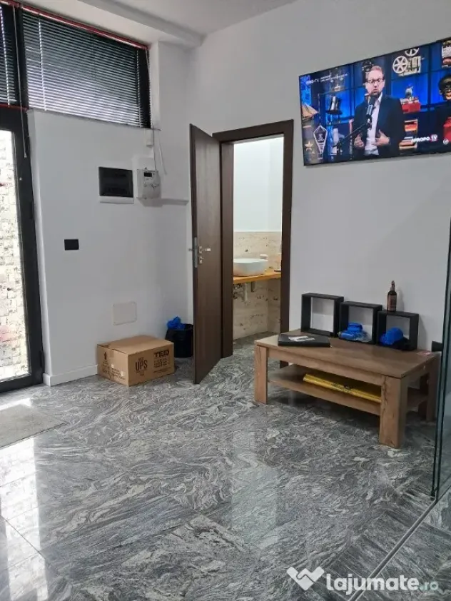 Spatiu comercial,2 băi,zona Frumoasa,vis-s-vis de Mănăstirea Frumoasa