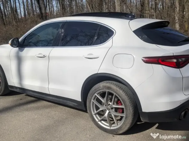 Alfa Romeo Stelvio First Edition 280CP 2017 pornire cheie, panoramic