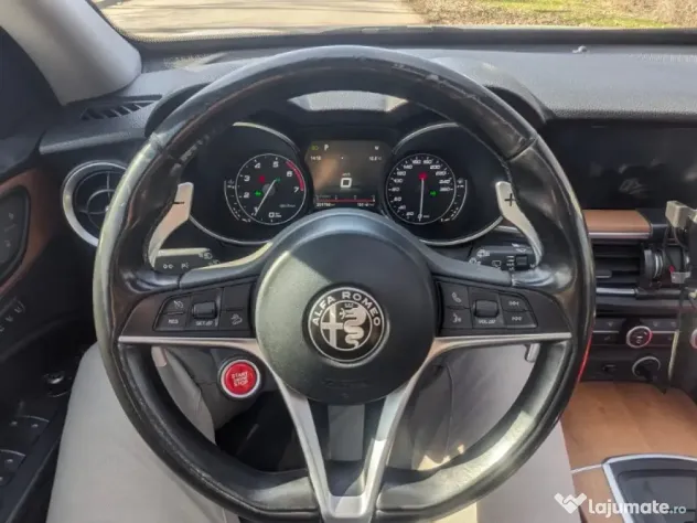 Alfa Romeo Stelvio First Edition 280CP 2017 pornire cheie, panoramic