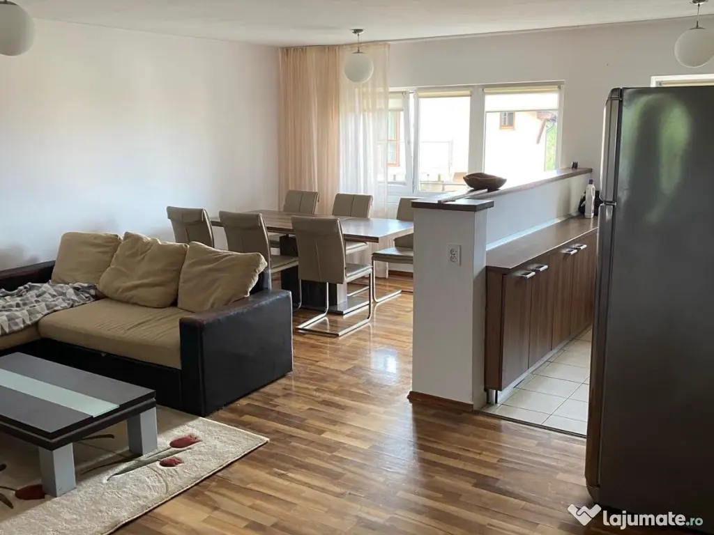 Inchiriez apartament