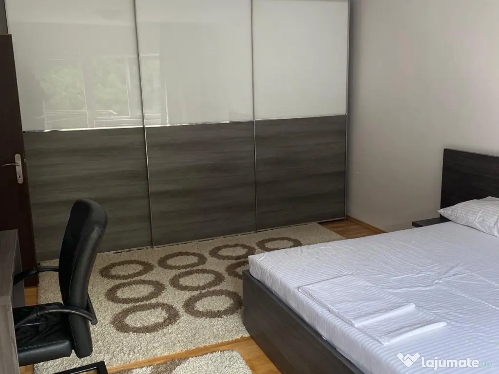 Inchiriez apartament