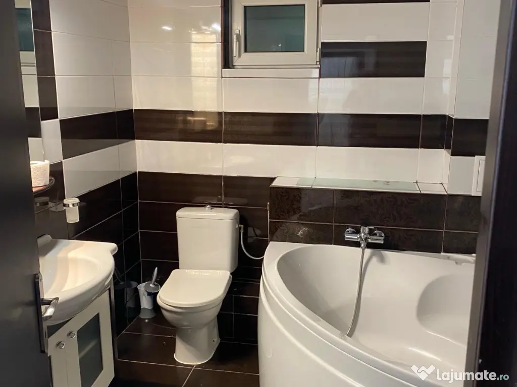 Inchiriez apartament