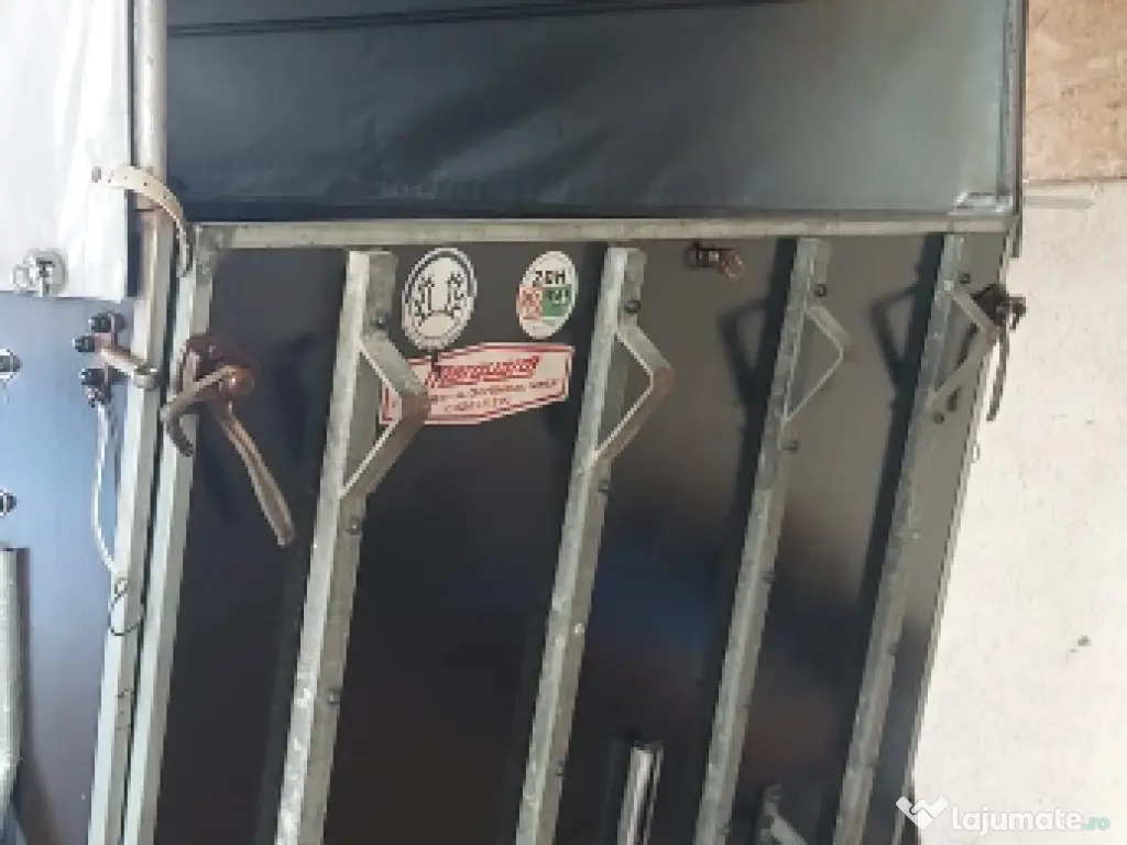 🚜 Remorcă pentru animale de vânzare