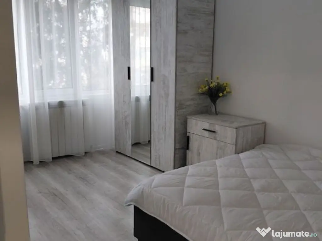 ???? Apartament 3 camere – Micro 16, etaj 2, (în spate...