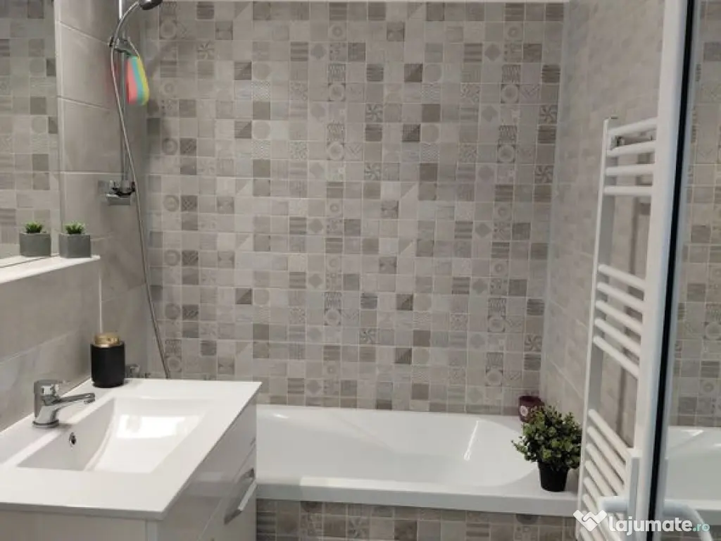 ???? Apartament 3 camere – Micro 16, etaj 2, (în spate...