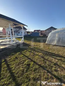 Teren intravilan de vanzare, zona Zăvoaie
