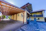 Casă cu 7 camere, 10 ari de vânzare la drumul principal...
