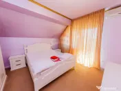 Casă cu 7 camere, 10 ari de vânzare la drumul principal... 