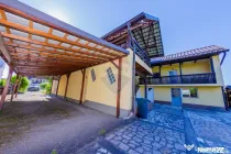 Casă cu 7 camere, 10 ari de vânzare la drumul principal...