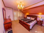 Casă cu 7 camere, 10 ari de vânzare la drumul principal... 