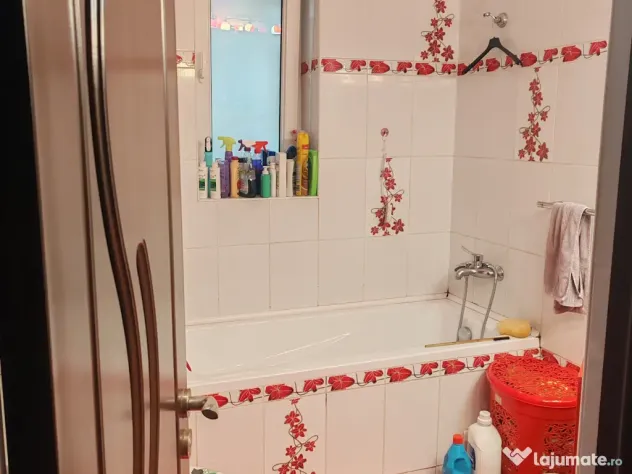 Vând apartament