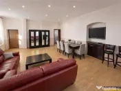 Rezidenta 4 camere,in farmec istoric, vedere Tampa,cu beci s 