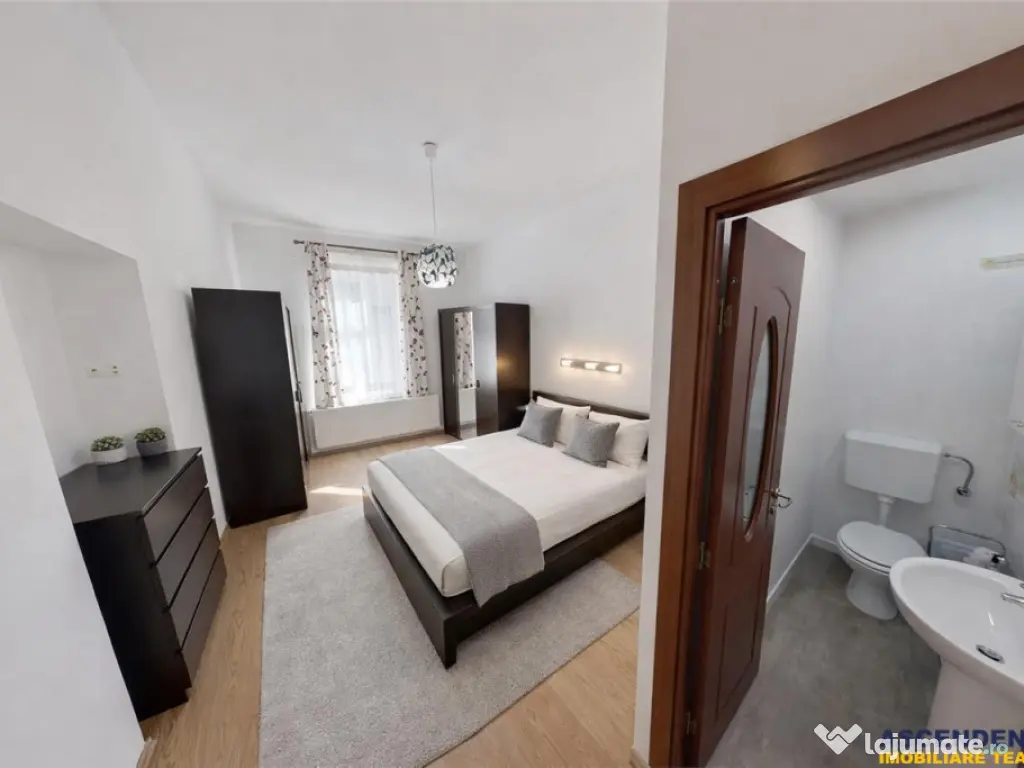 Rezidenta 4 camere,in farmec istoric, vedere Tampa,cu beci s