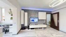 Apartament 3 camere, 2 băi, 2 parcări de vânzare zona ...