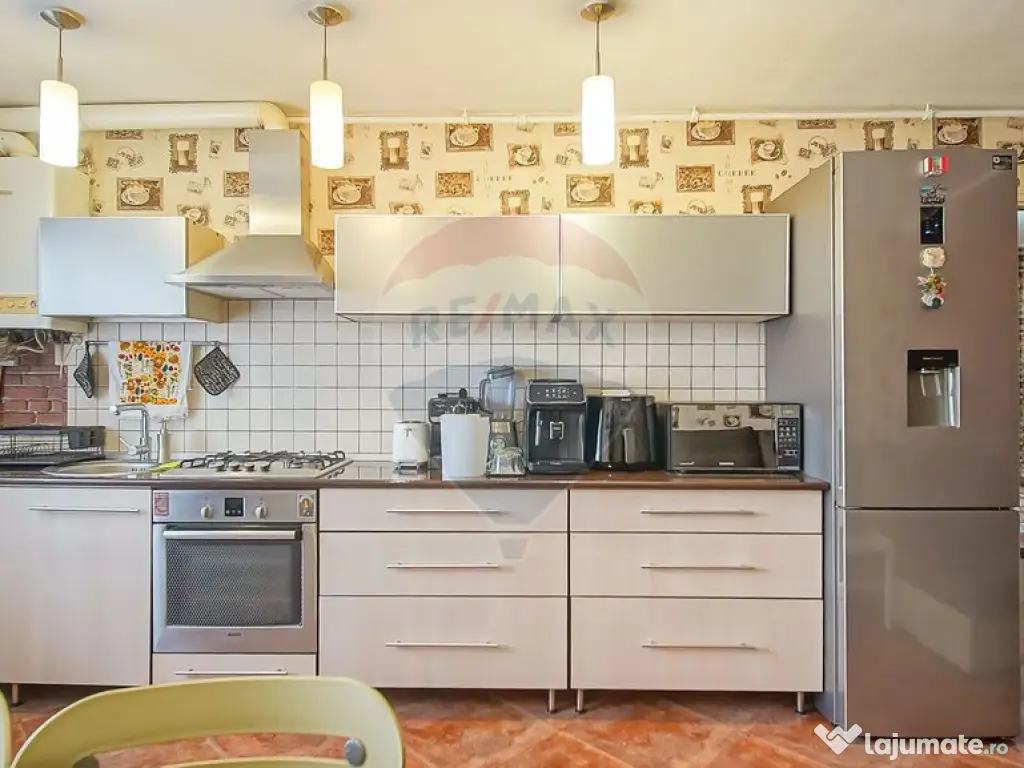 COMISION 0 | Ap 3 camere decomandat | Mobilat Utilat | Triaj